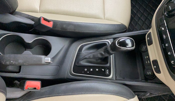 2017 Hyundai Verna 1.6 VTVT SX (O) AT, Petrol, Automatic, 71,150 km, Gear Lever