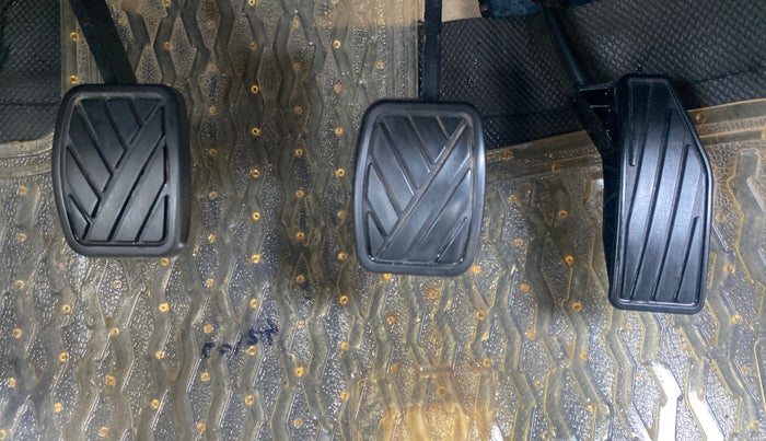 2018 Maruti Dzire VXI, Petrol, Manual, 71,226 km, Pedals