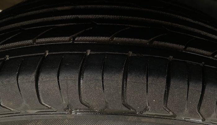 2018 Maruti Dzire VXI, Petrol, Manual, 71,226 km, Right Rear Tyre Tread