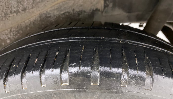 2015 Maruti Wagon R 1.0 VXI, Petrol, Manual, 67,322 km, Left Rear Tyre Tread