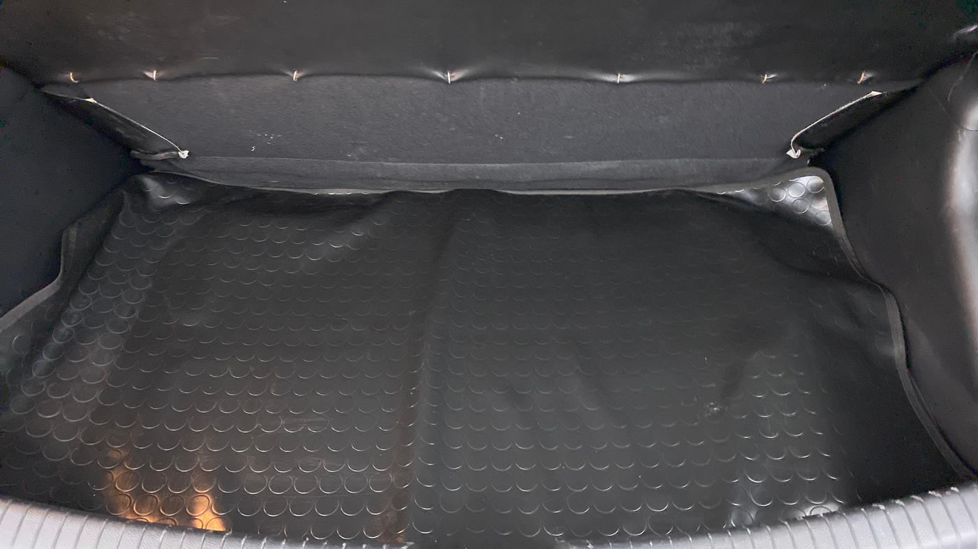 2016 Hyundai Grand i10 ASTA AT 1.2 KAPPA VTVT, Petrol, Automatic, 58,337 km, Boot Inside