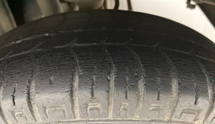 2013 Maruti Alto 800 LXI, Petrol, Manual, 60,043 km, Left Rear Tyre Tread