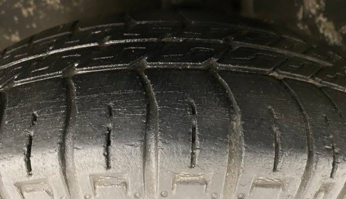 2013 Maruti Alto 800 LXI, Petrol, Manual, 60,043 km, Left Front Tyre Tread