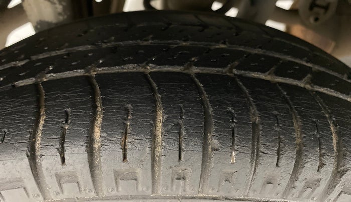 2013 Maruti Alto 800 LXI, Petrol, Manual, 60,043 km, Right Rear Tyre Tread