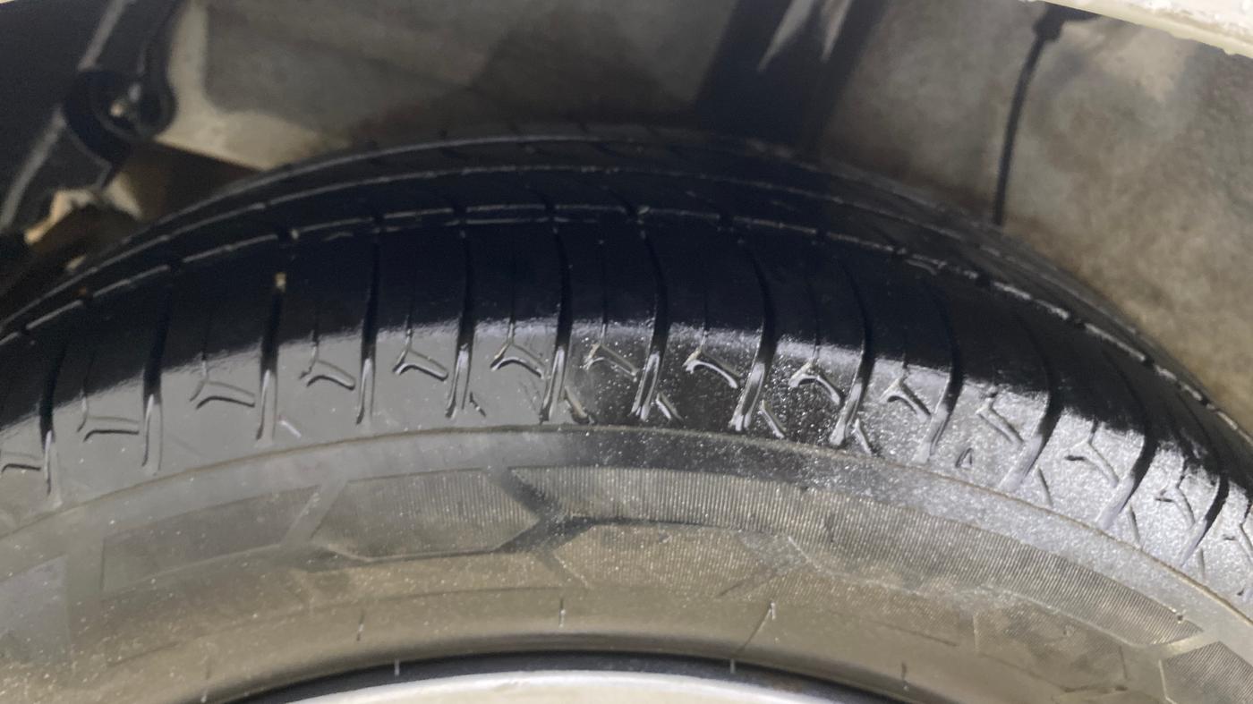 2021 Hyundai AURA S 1.2 CNG, CNG, Manual, 1,19,495 km, Right Rear Tyre Tread