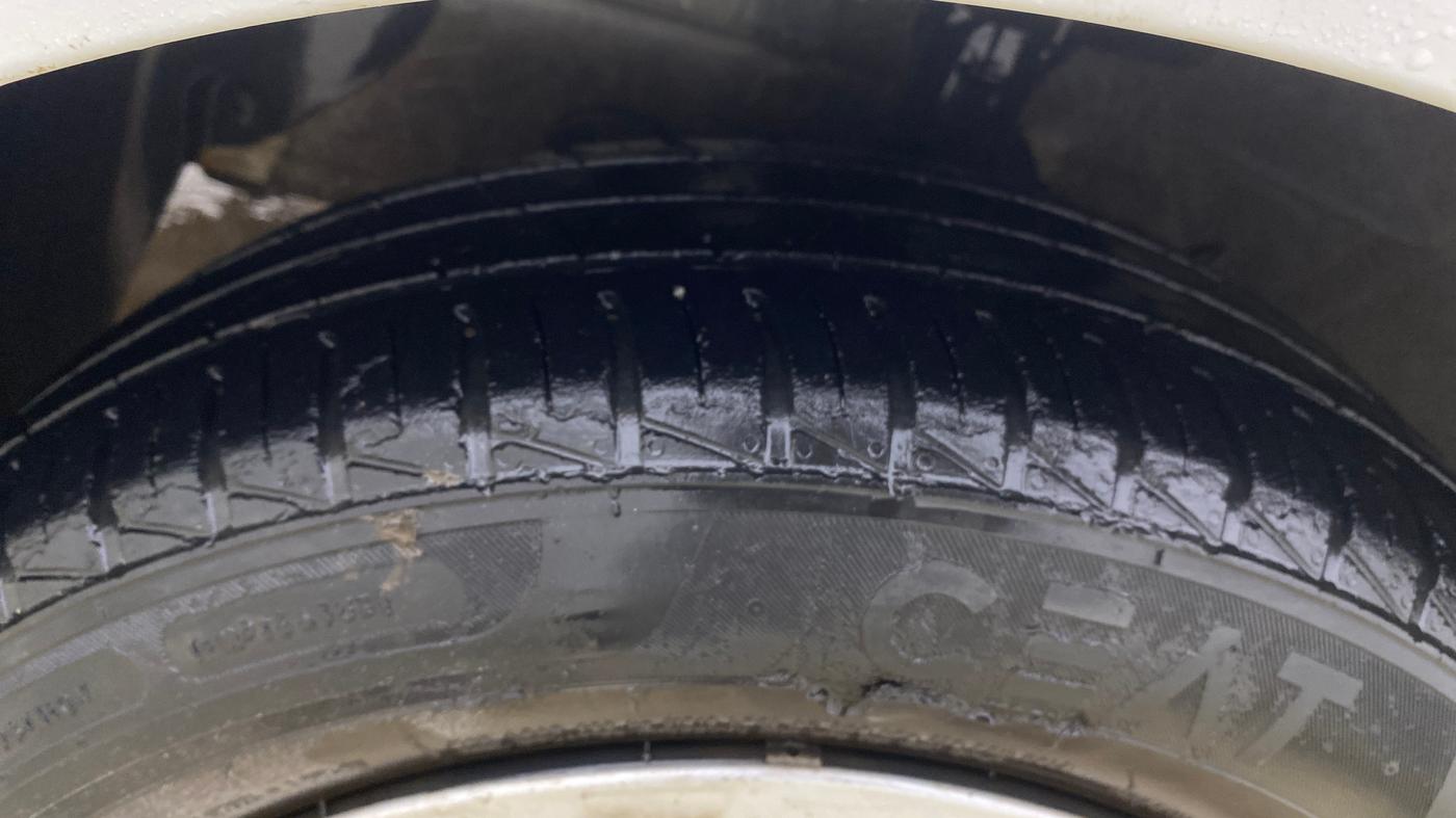 2021 Hyundai AURA S 1.2 CNG, CNG, Manual, 1,19,495 km, Left Front Tyre Tread
