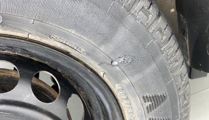 2014 Maruti Alto 800 LXI CNG, CNG, Manual, 66,498 km, Left front tyre - Minor crack