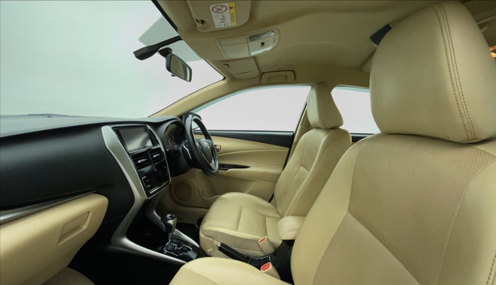 2018 Toyota YARIS VX CVT, Petrol, Automatic, 40,463 km, Right Side Front Door Cabin