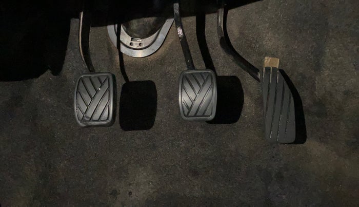 2013 Maruti Wagon R 1.0 LXI, Petrol, Manual, 65,477 km, Pedals