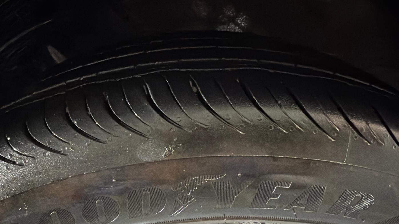 2024 Maruti XL6 ZETA AT, Petrol, Automatic, 29,939 km, Left Front Tyre Tread