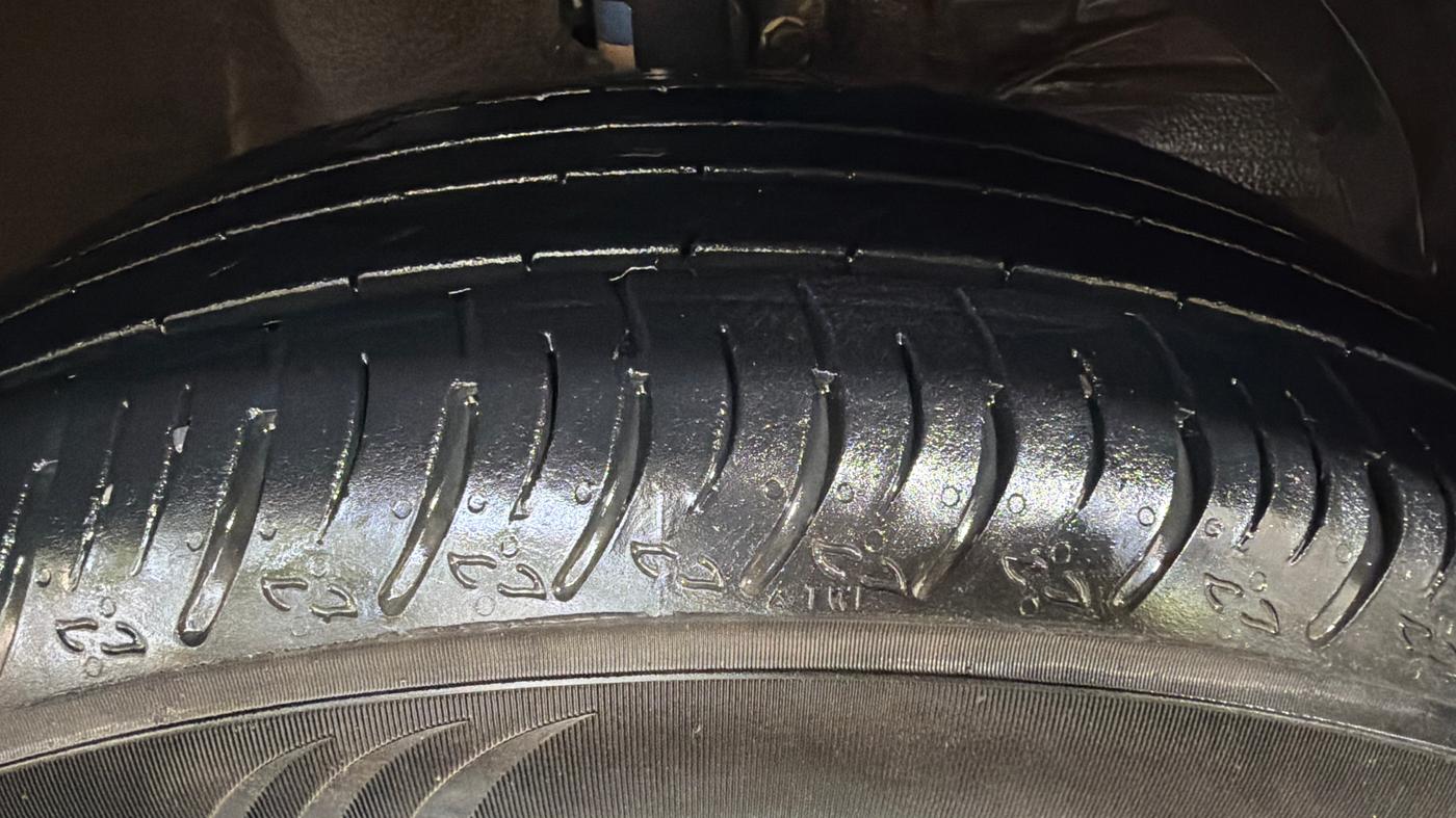2024 Maruti XL6 ZETA AT, Petrol, Automatic, 29,939 km, Right Front Tyre Tread