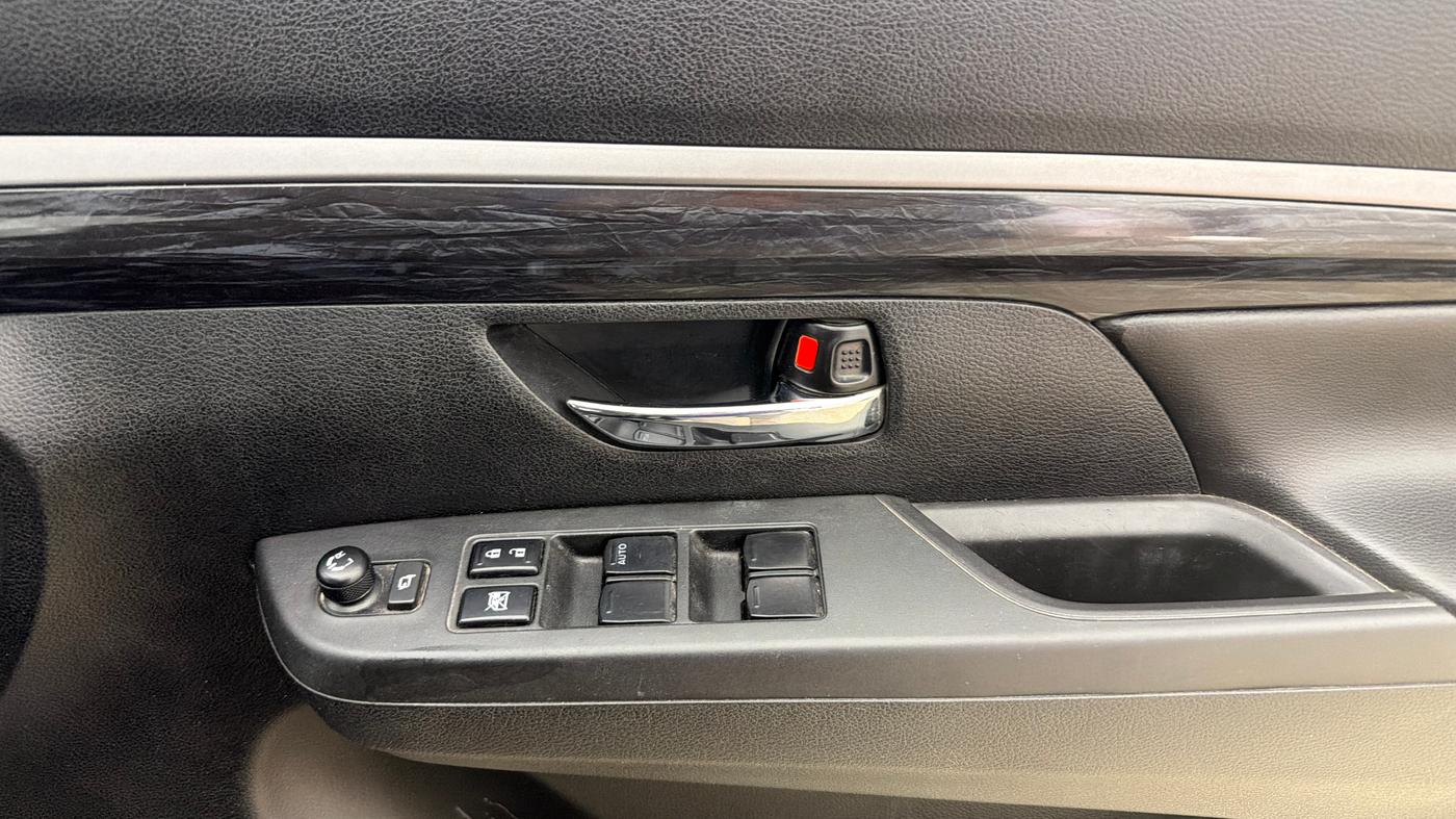 2024 Maruti XL6 ZETA AT, Petrol, Automatic, 29,939 km, Driver Side Door Panels Control