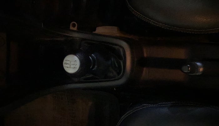 2015 Maruti Swift LXI (O), Petrol, Manual, 78,136 km, Gear Lever