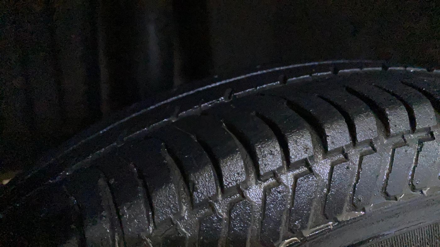 2015 Maruti Swift LXI (O), Petrol, Manual, 78,136 km, Right Rear Tyre Tread