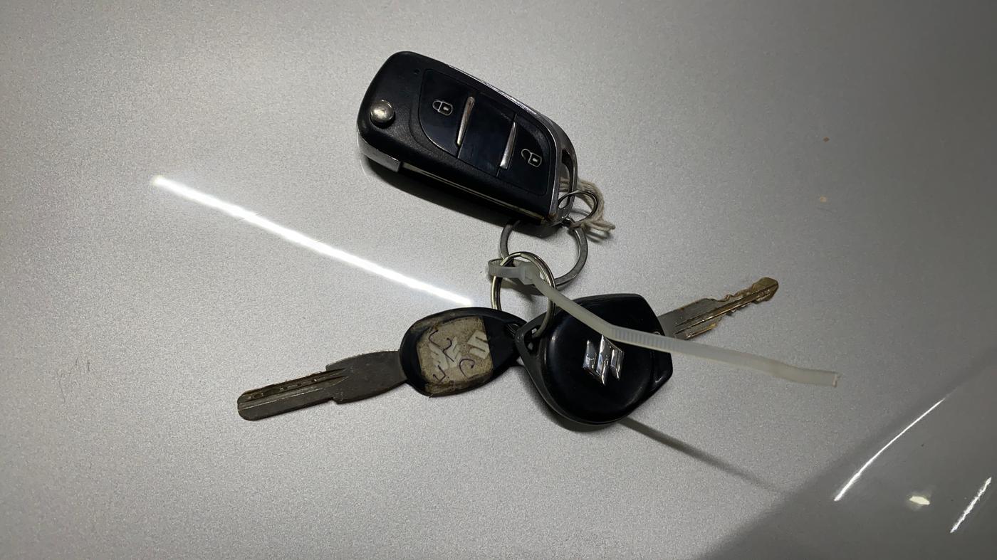2015 Maruti Swift LXI (O), Petrol, Manual, 78,136 km, Key Close Up