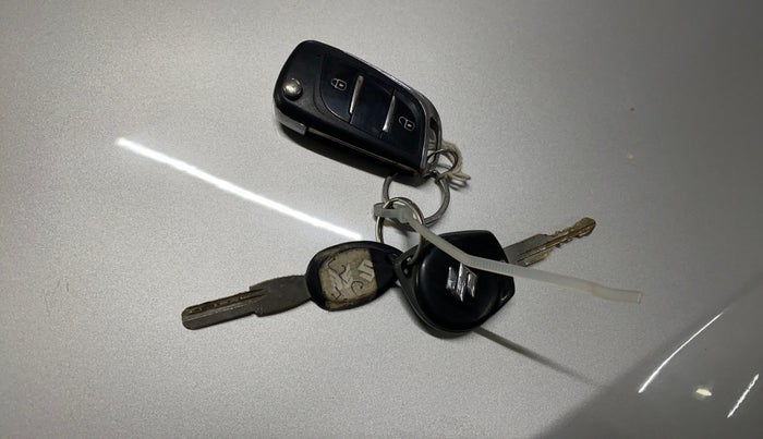 2015 Maruti Swift LXI (O), Petrol, Manual, 78,136 km, Key Close Up