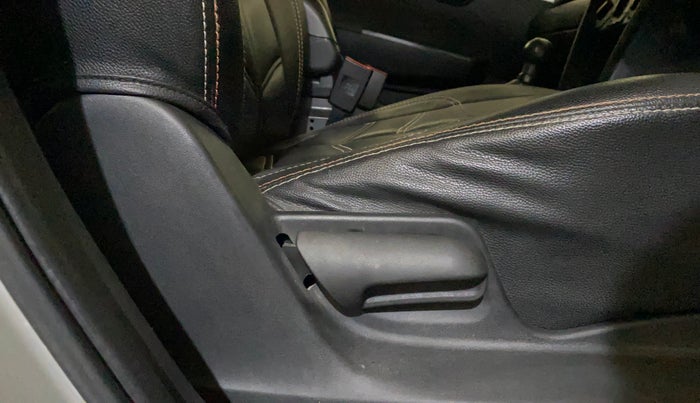 2015 Maruti Swift LXI (O), Petrol, Manual, 78,136 km, Driver Side Adjustment Panel