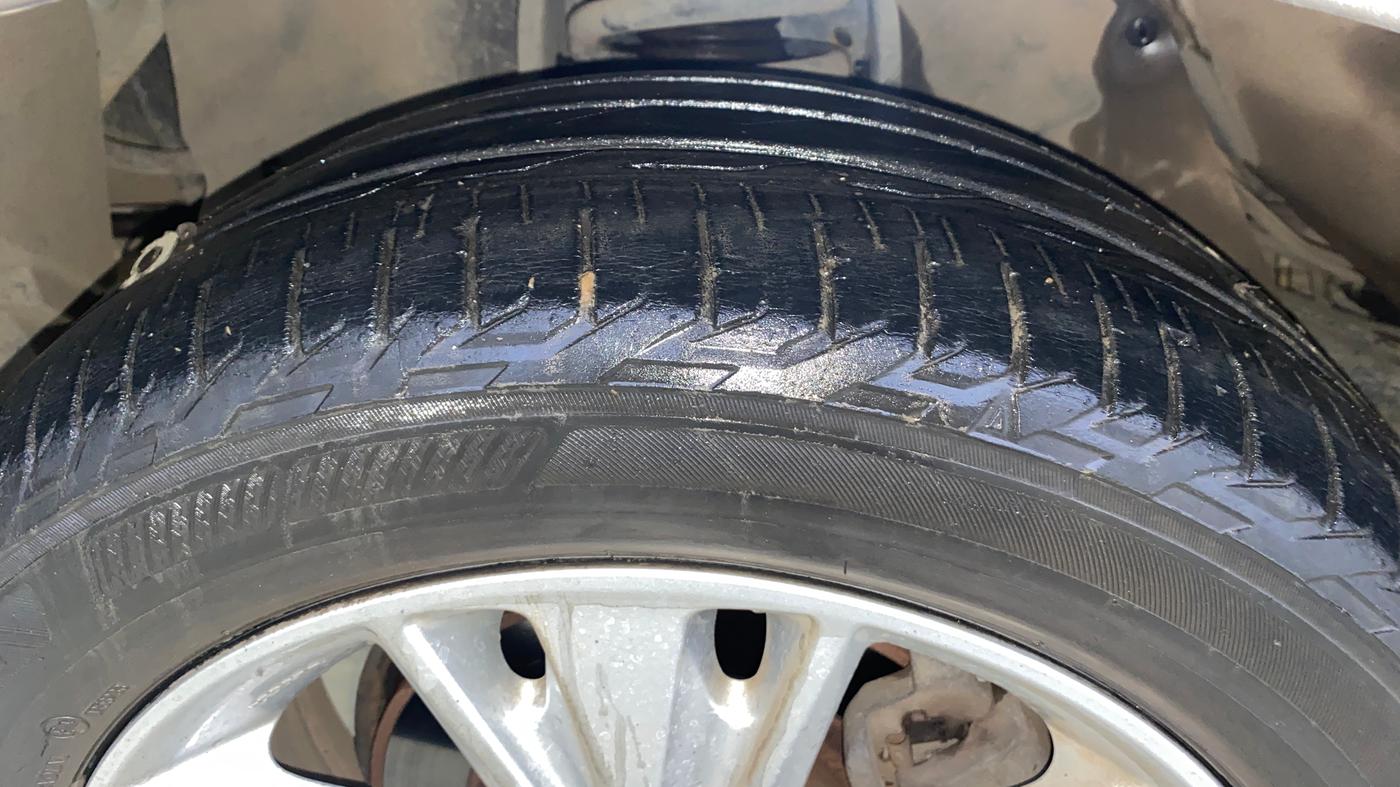 2018 Toyota Innova Crysta 2.8 ZX AT 7 STR, Diesel, Automatic, 29,516 km, Left Front Tyre Tread