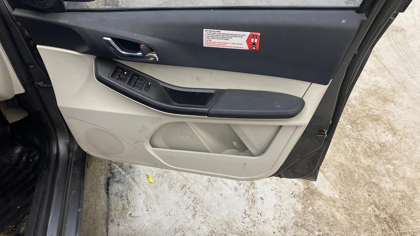 2024 Tata Tiago XZA PLUS PETROL, Petrol, Automatic, 22,141 km, Driver Side Door Panels Control