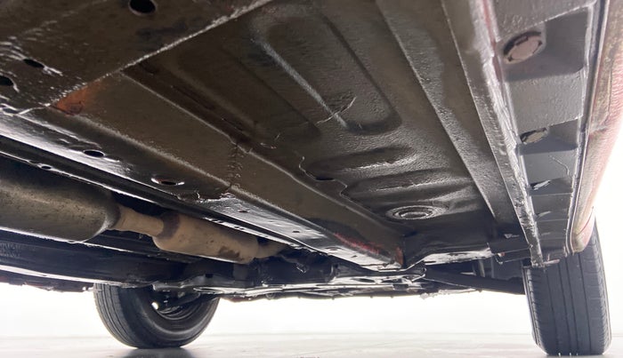 2015 Maruti Swift VXI D, Petrol, Manual, 76,261 km, Right Side Underbody
