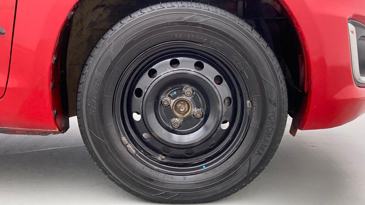 2015 Maruti Swift VXI D, Petrol, Manual, 76,261 km, Right Front Wheel