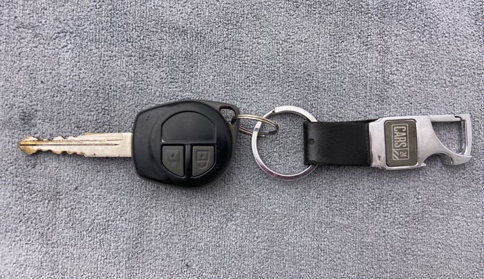 2015 Maruti Swift VXI D, Petrol, Manual, 76,261 km, Key Close Up