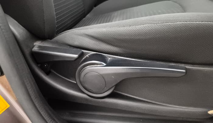 2017 Tata Tiago XZA PETROL, Petrol, Automatic, 42,068 km, Driver Side Adjustment Panel