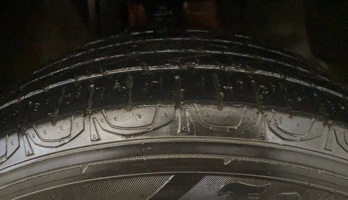 2018 Jeep Compass SPORT 1.4 PETROL, Petrol, Manual, 47,593 km, Right Front Tyre Tread