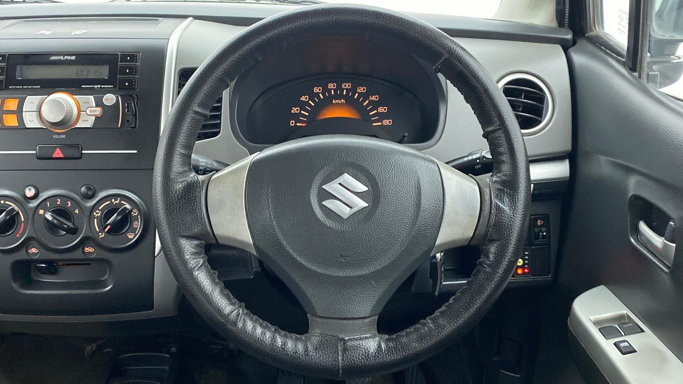 2012 Maruti Wagon R 1.0 LXI CNG, CNG, Manual, 82,713 km, Steering Wheel Close Up
