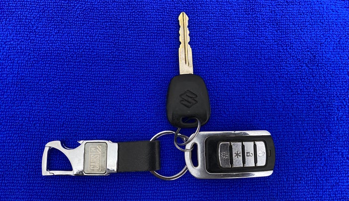 2012 Maruti Wagon R 1.0 LXI CNG, CNG, Manual, 82,713 km, Key Close Up