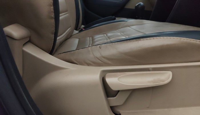 2016 Volkswagen Ameo COMFORTLINE 1.2L, Petrol, Manual, 77,841 km, Driver Side Adjustment Panel