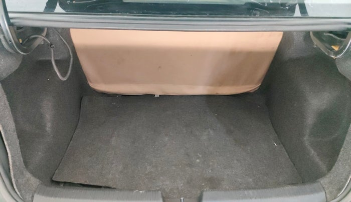 2016 Volkswagen Ameo COMFORTLINE 1.2L, Petrol, Manual, 77,841 km, Boot Inside