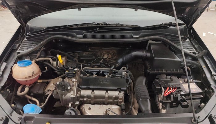 2016 Volkswagen Ameo COMFORTLINE 1.2L, Petrol, Manual, 77,841 km, Engine View