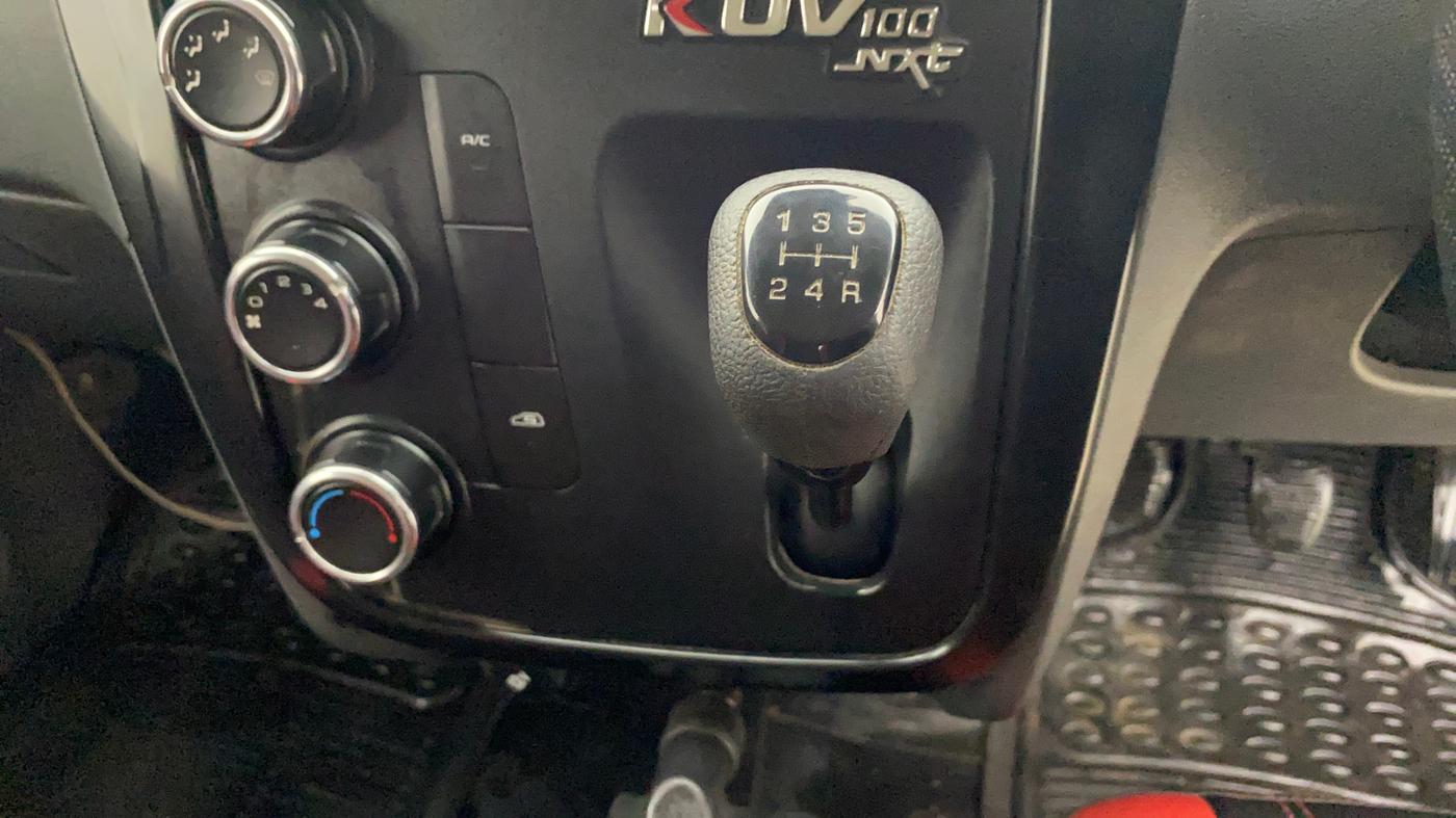 2018 Mahindra KUV 100 NXT K2 P 6 STR, Petrol, Manual, 33,713 km, Gear Lever