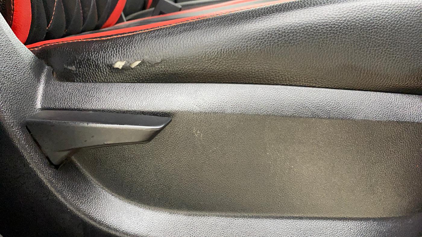 2018 Mahindra KUV 100 NXT K2 P 6 STR, Petrol, Manual, 33,713 km, Driver Side Adjustment Panel