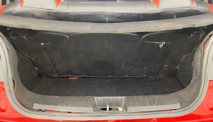 2018 Mahindra KUV 100 NXT K2 P 6 STR, Petrol, Manual, 33,543 km, Boot Inside