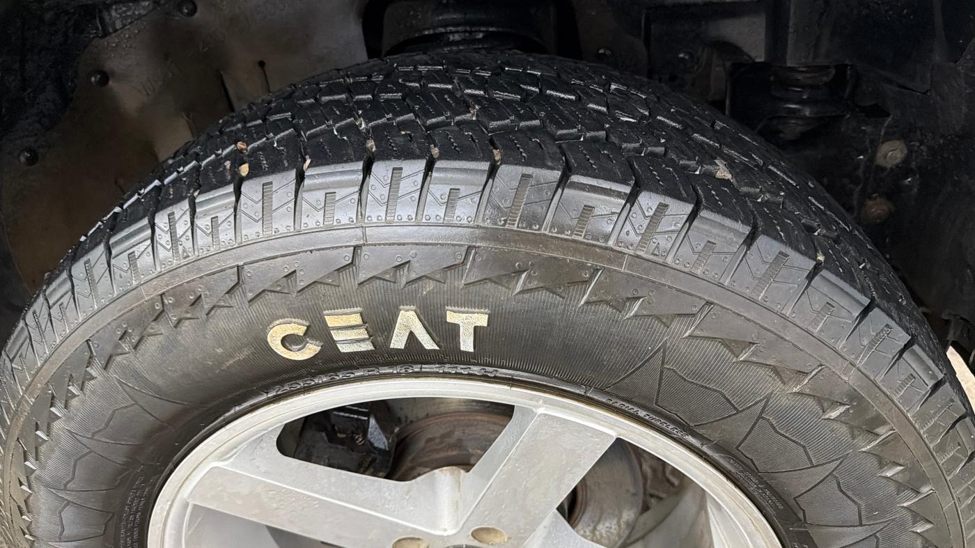 2021 Mahindra Thar LX PETROL HT 4WD AT, Petrol, Automatic, 43,216 km, Right Front Tyre Tread