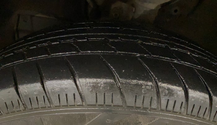 2019 Maruti New Wagon-R LXI CNG (O) 1.0, CNG, Manual, 56,888 km, Left Front Tyre Tread