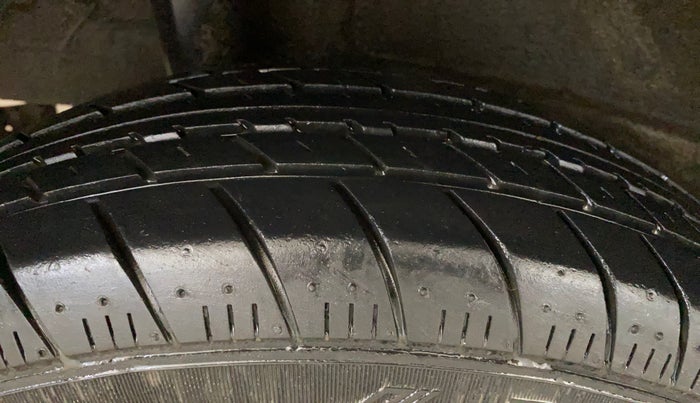 2019 Maruti New Wagon-R LXI CNG (O) 1.0, CNG, Manual, 56,888 km, Right Rear Tyre Tread