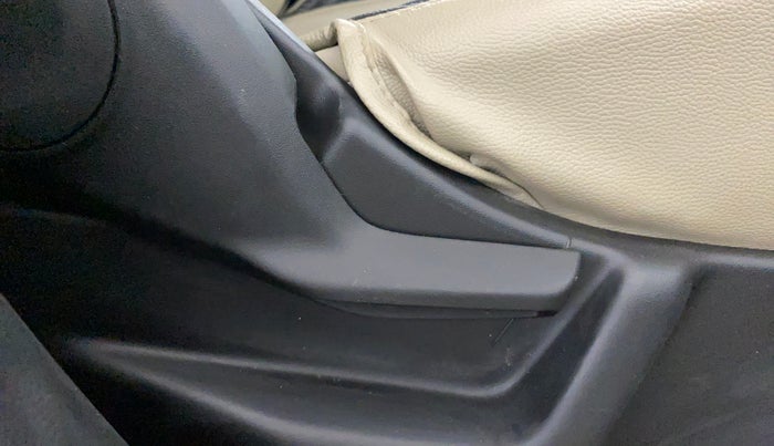 2019 Maruti New Wagon-R LXI CNG (O) 1.0, CNG, Manual, 56,888 km, Driver Side Adjustment Panel