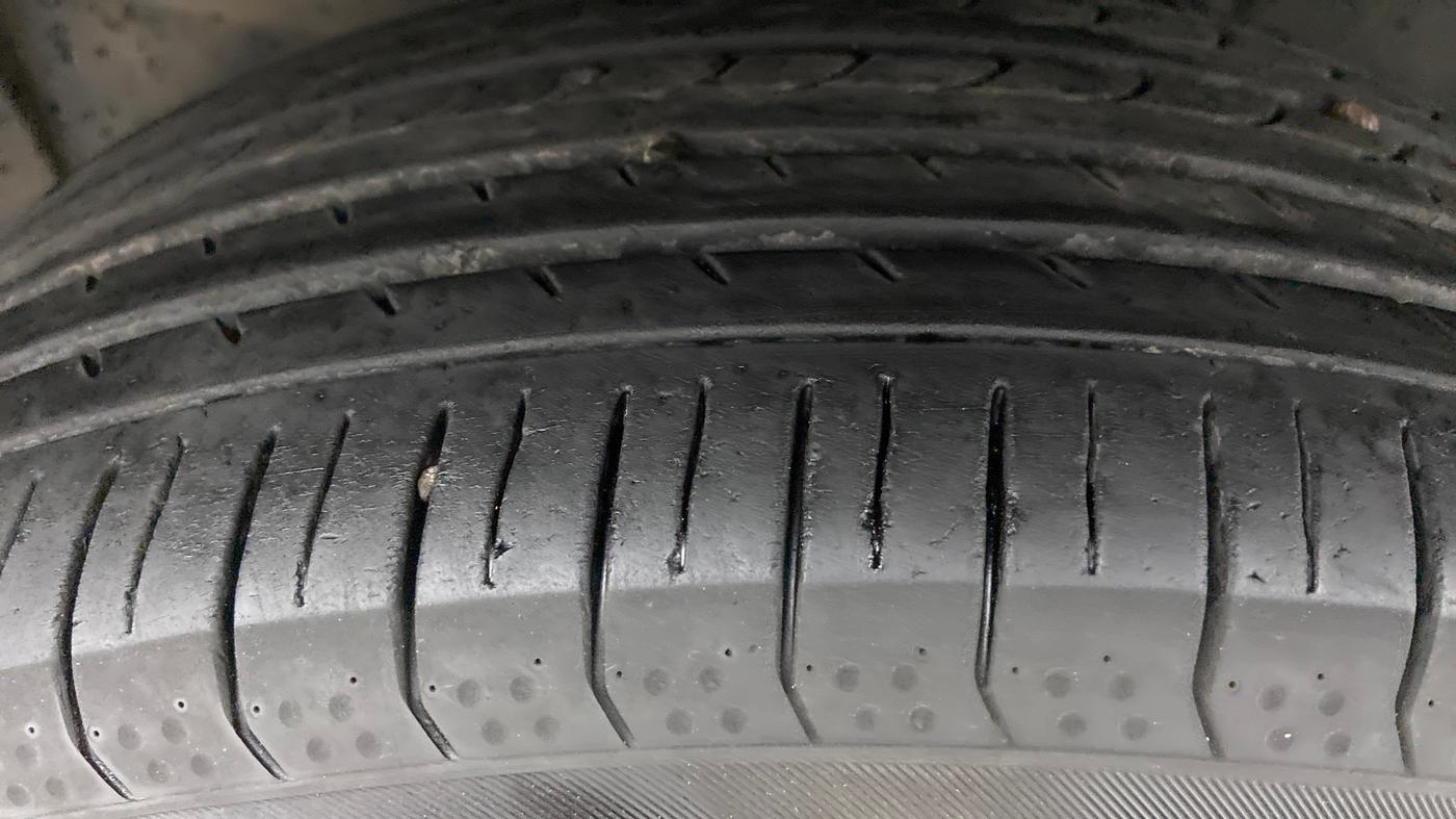 2017 Jeep Compass 2.0 LONGITUDE, Diesel, Manual, 41,559 km, Left Front Tyre Tread