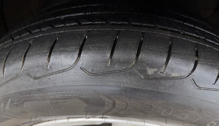 2017 Hyundai Creta SX PLUS 1.6 PETROL, Petrol, Manual, 82,466 km, Right Front Tyre Tread