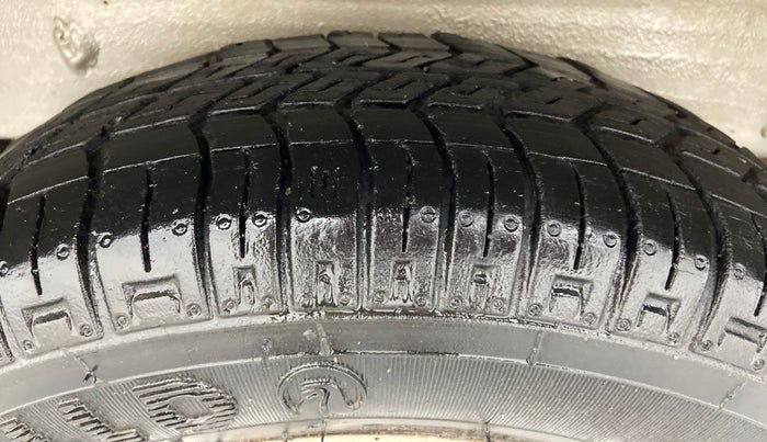 2016 Maruti OMNI E 8 STR, Petrol, Manual, 2,00,299 km, Left Rear Tyre Tread