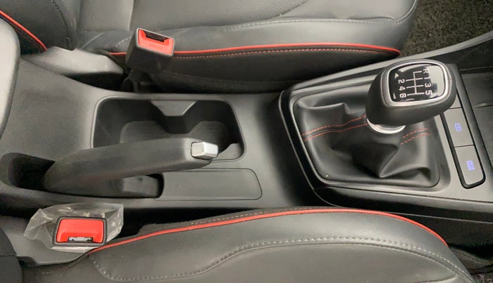 2024 Hyundai Verna SX (O) 1.5 TURBO PETROL MT, Petrol, Manual, 5,204 km, Gear Lever
