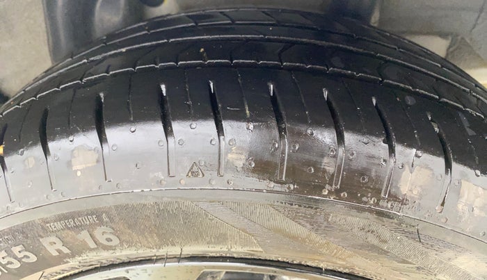 2024 Hyundai Verna SX (O) 1.5 TURBO PETROL MT, Petrol, Manual, 5,204 km, Left Rear Tyre Tread