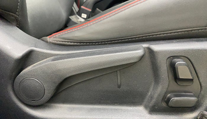 2024 Hyundai Verna SX (O) 1.5 TURBO PETROL MT, Petrol, Manual, 5,204 km, Driver Side Adjustment Panel