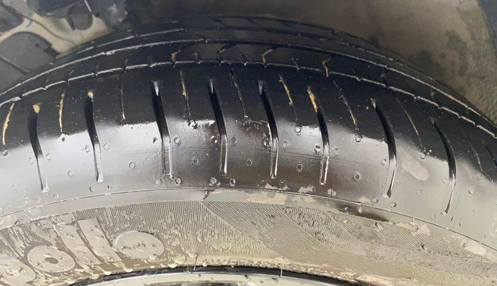 2024 Hyundai Verna SX (O) 1.5 TURBO PETROL MT, Petrol, Manual, 5,204 km, Left Front Tyre Tread