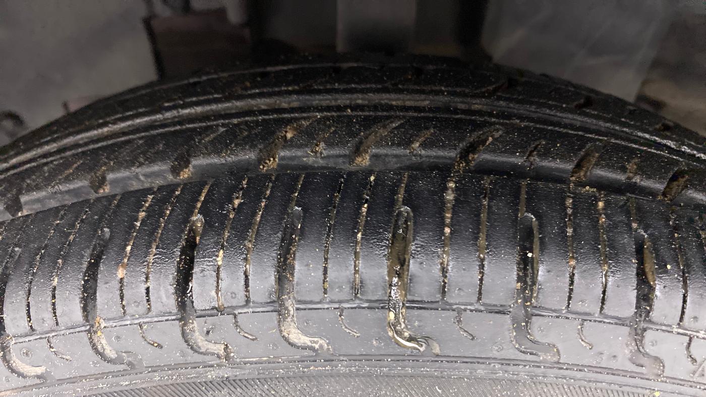 2018 Datsun Redi Go T (O), Petrol, Manual, 14,739 km, Left Front Tyre Tread