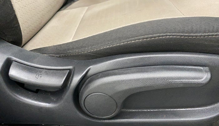2016 Hyundai Elite i20 ASTA 1.2, Petrol, Manual, 18,569 km, Driver Side Adjustment Panel