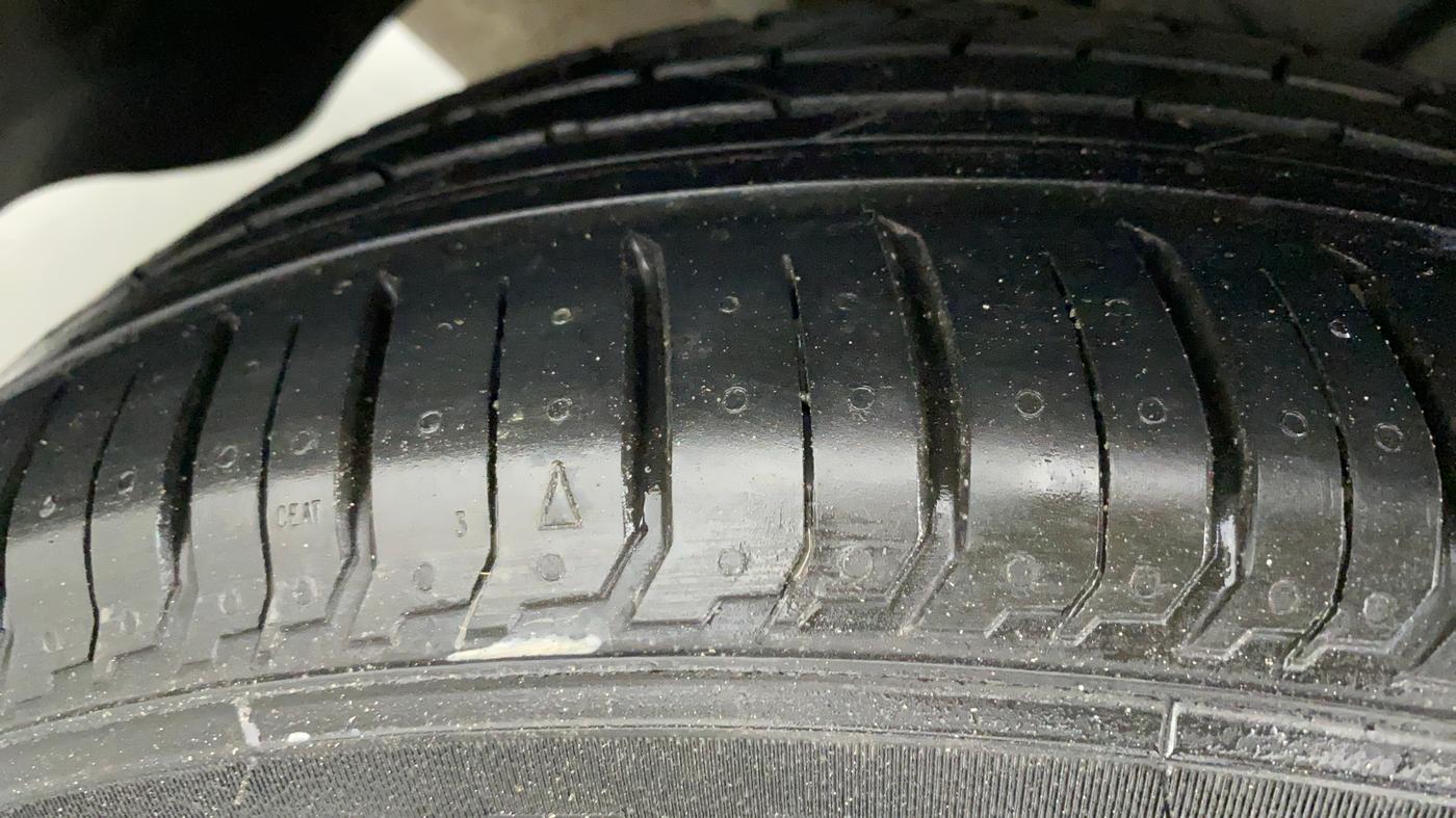 2016 Hyundai Elite i20 ASTA 1.2, Petrol, Manual, 18,569 km, Right Rear Tyre Tread
